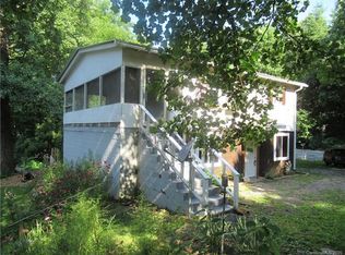 822 Azalea Ave, Black Mountain, NC 28711