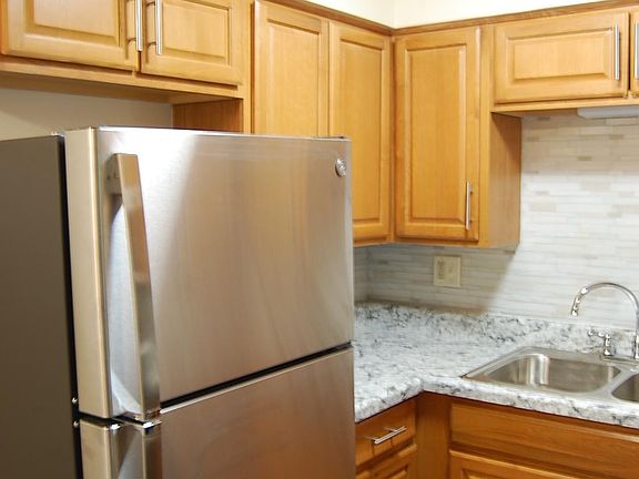 2nd image of 7232 Randolph St #306