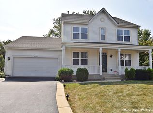2592 Barnhart St, West Chicago, IL