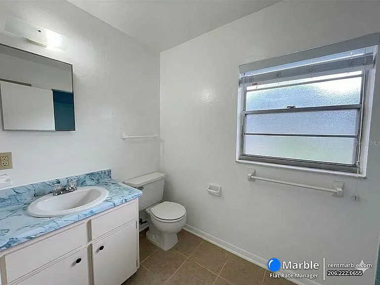 501 SE 14th St — Photo 13
