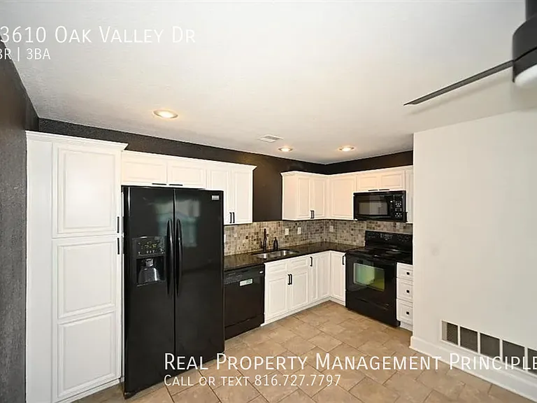 13610 Oak Valley Dr — Photo 2