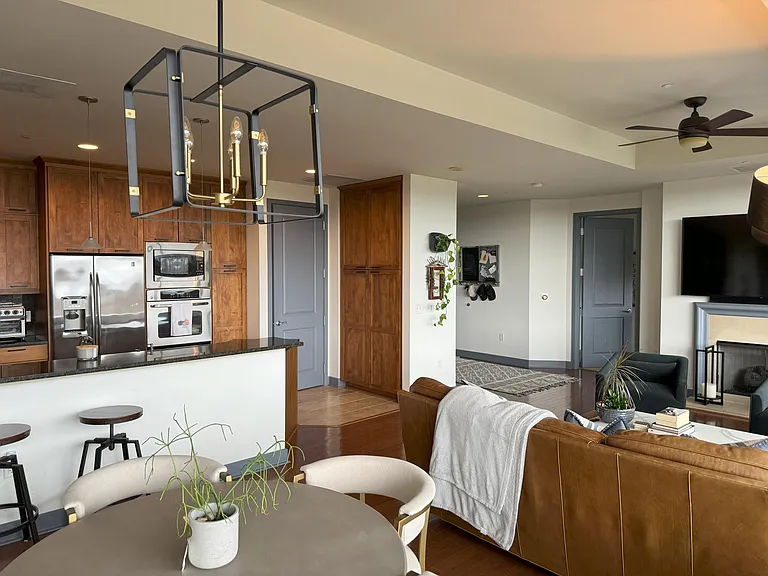 700 W 31st St #407 — Photo 12