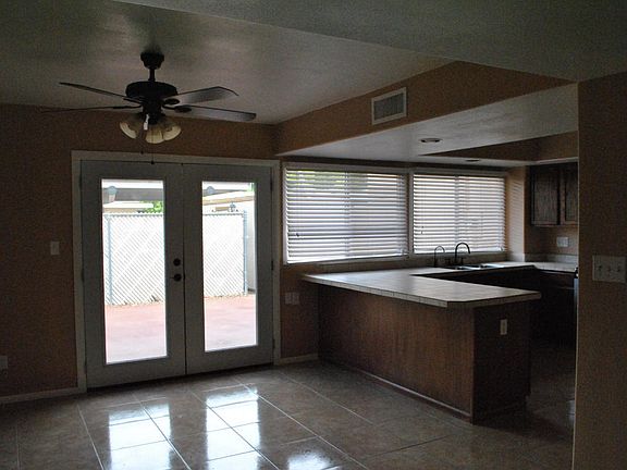 3rd image of 1509 E Malibu Dr