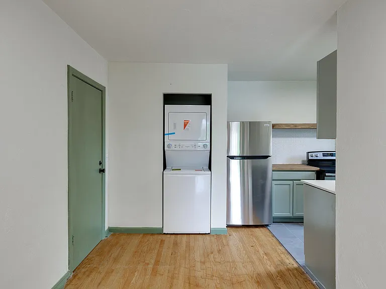 420 NW 26th St #7 — Photo 3