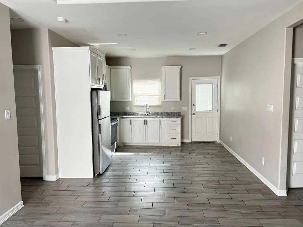 822 North Blair Avenue - 3 — Photo 2