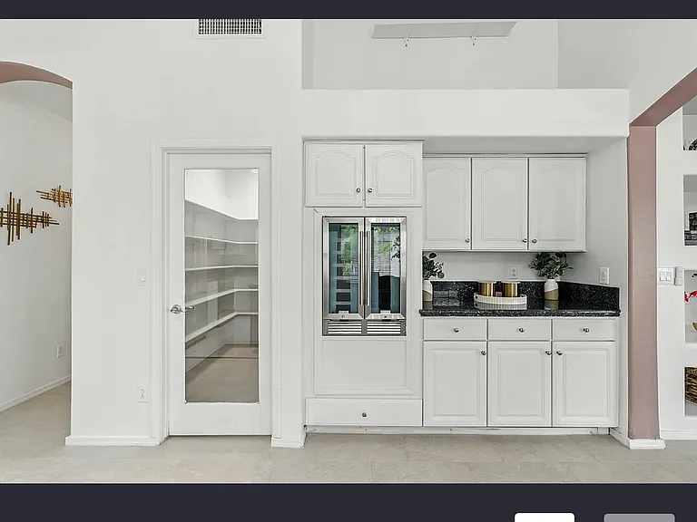 7519 N Bradstreet Dr — Photo 2