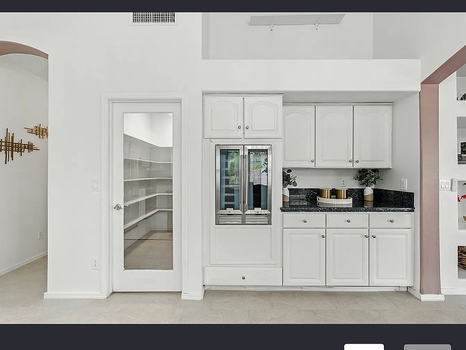 2nd image of 7519 N Bradstreet Dr