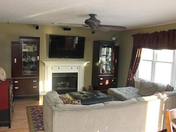 3rd image of 4217 Sail Dr