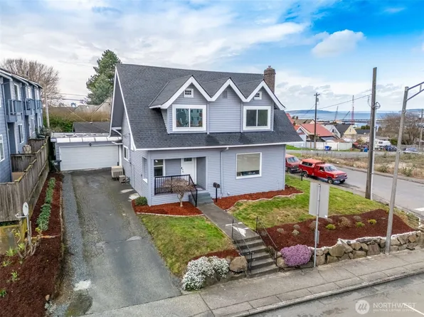 3004 W Marine View Drive, Everett, WA 98201