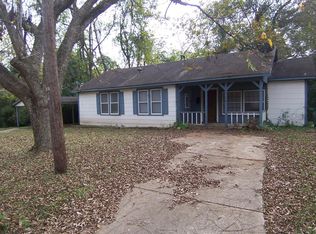 708 E Brazos St, Palestine, TX 75801