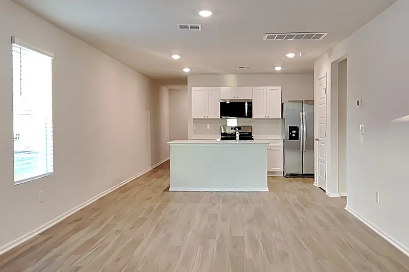 3 bed, 2.0 bath, 1434 sqft, $1,525 — Photo 4