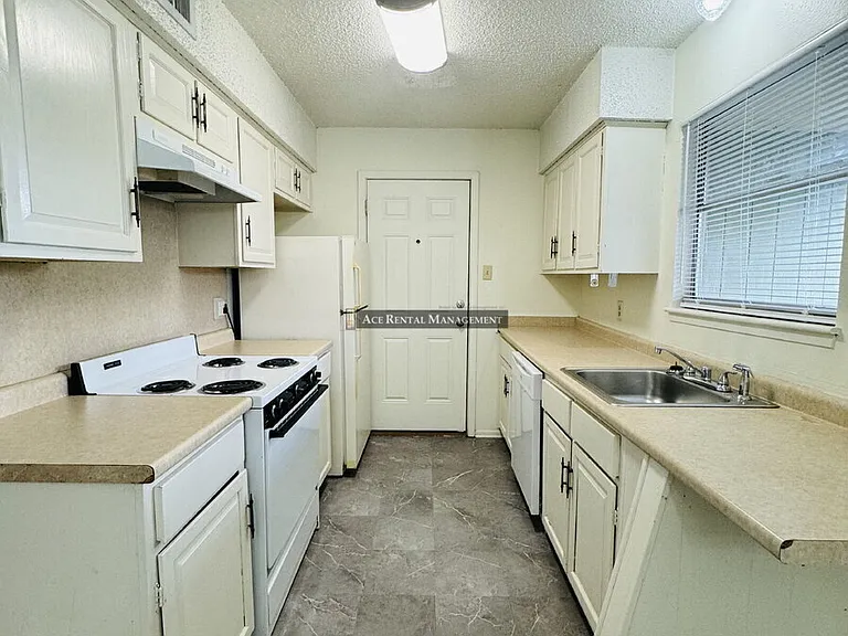 2901 Helena Ave #204 — Photo 5