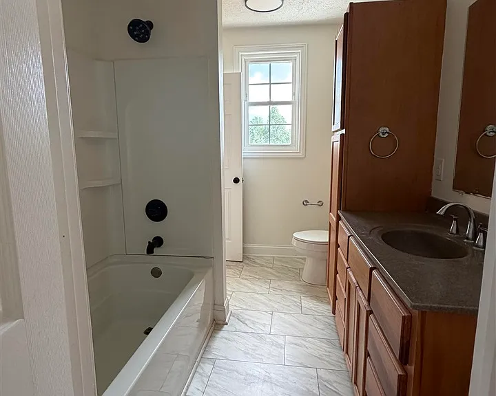 509 University Dr — Photo 3