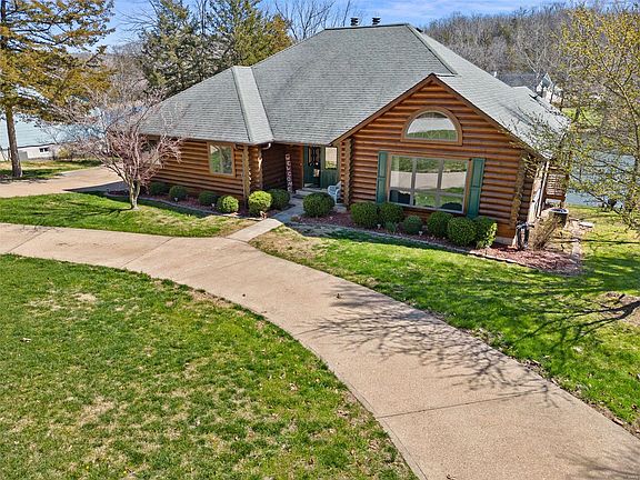 4th image of 10442 Lake Crest Dr