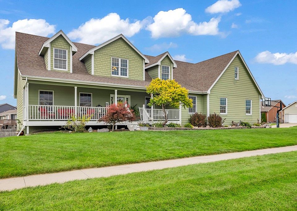 1st image of 618 Deer Ridge Dr NW