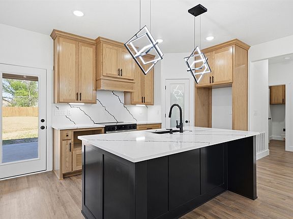 2nd image of 1023 Kane St