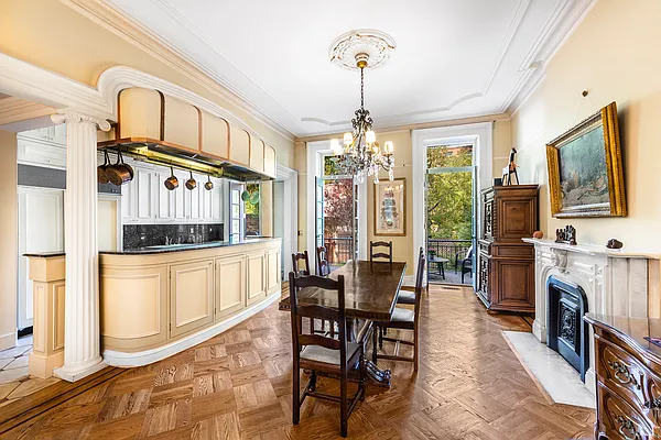 Sold by Compass | media 10