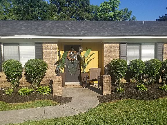 4th image of 206 Sussex Dr