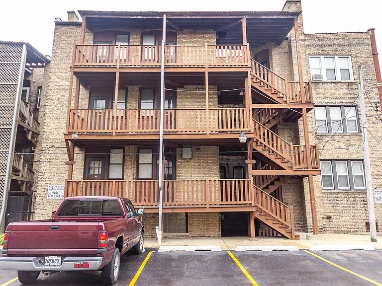 255 Maple — Photo 12