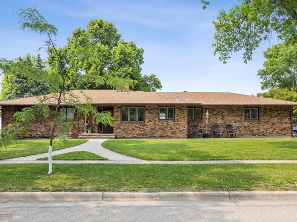 106 37th Ave S, Moorhead, MN 56560