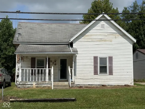 223 N Knightstown Rd, Shelbyville, IN 46176