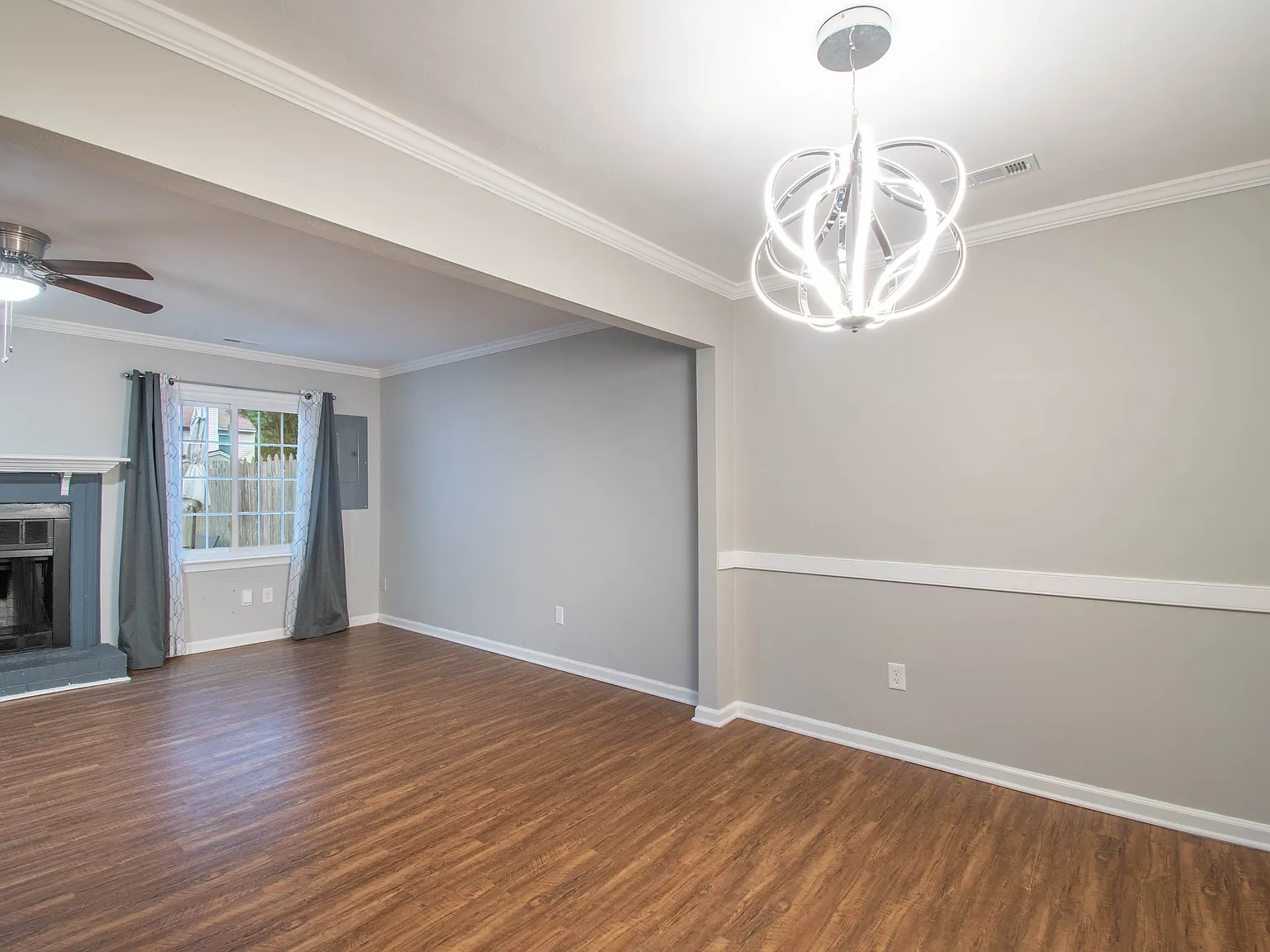 3 bed, 2.5 bath, 1424 sqft, $2,400 — Photo 4