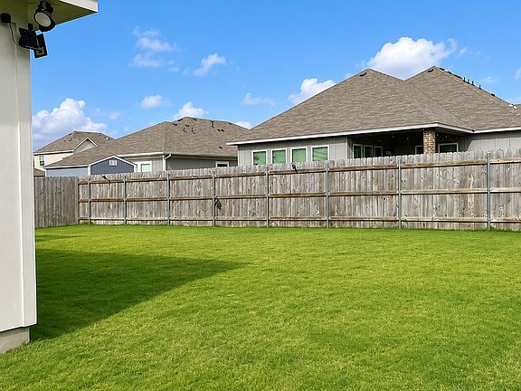 2nd image of 2006 Cutleaf Dr