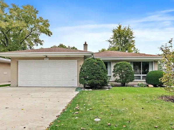 2073 Westview Dr, Des Plaines, IL 60018