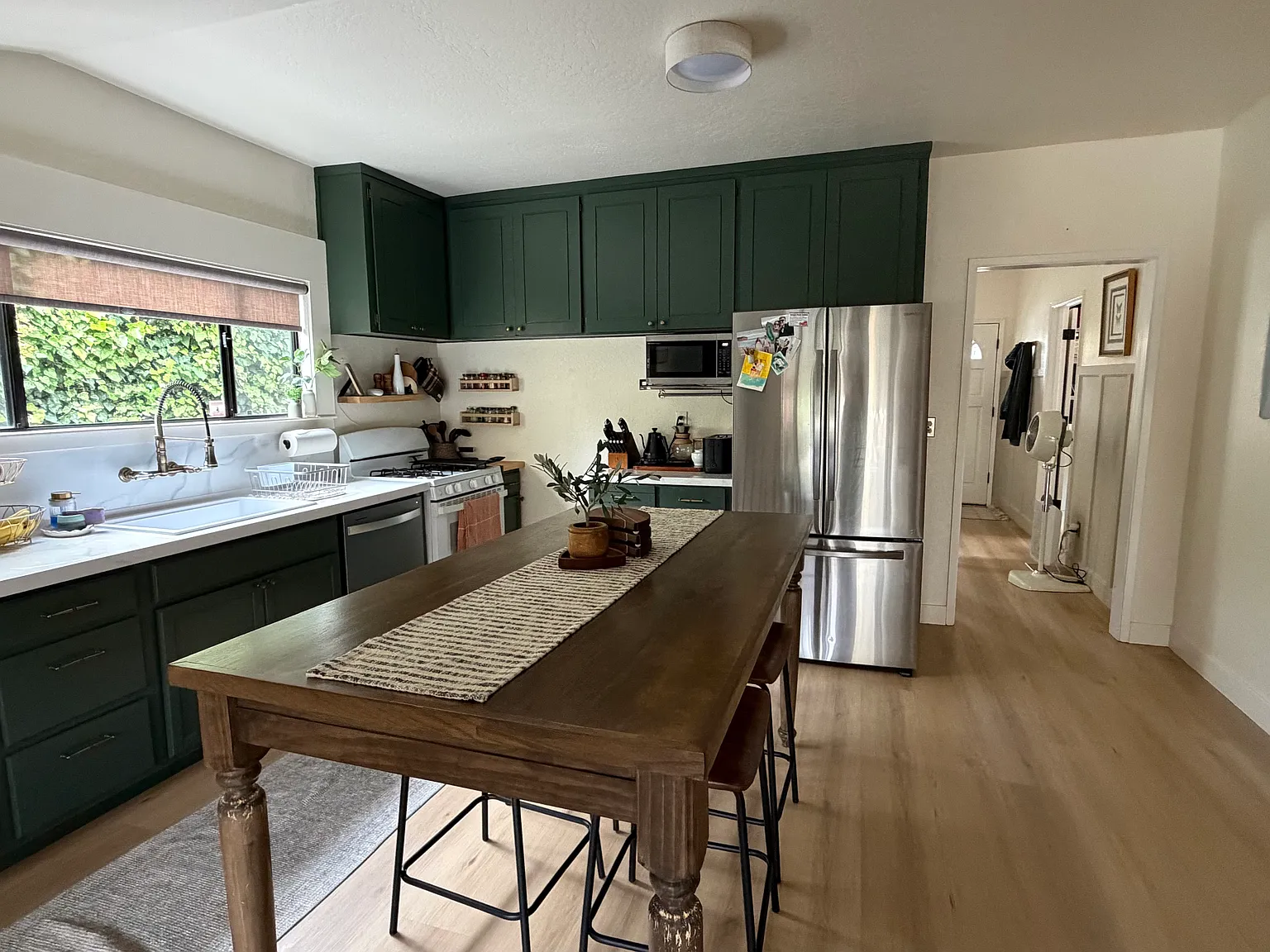 2 bed, 1002 sqft, $4,600 — Photo 4