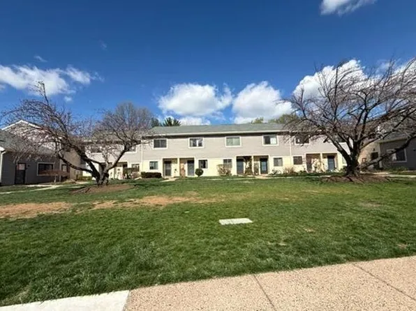 29 Ember Ln, Horsham, PA 19044