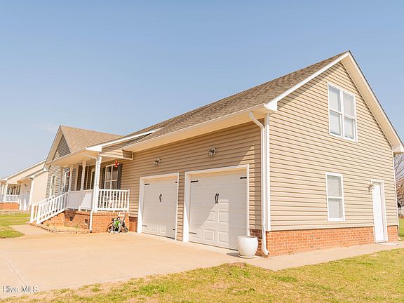 5th image of 192 Riverwood Drive