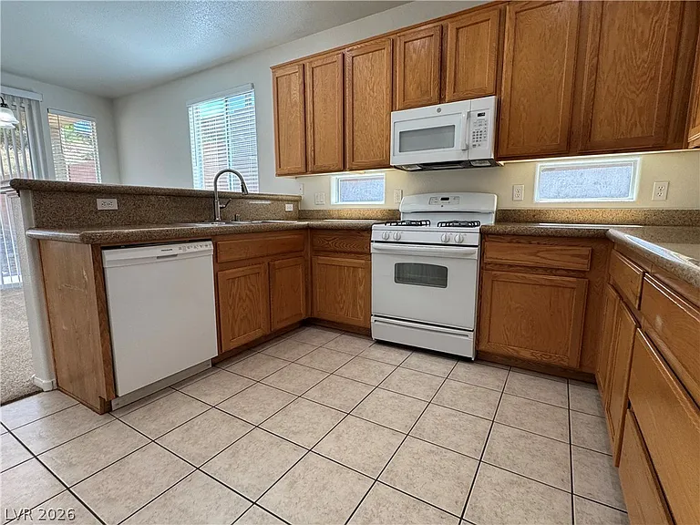 5029 Ivy Creek Ct — Photo 13