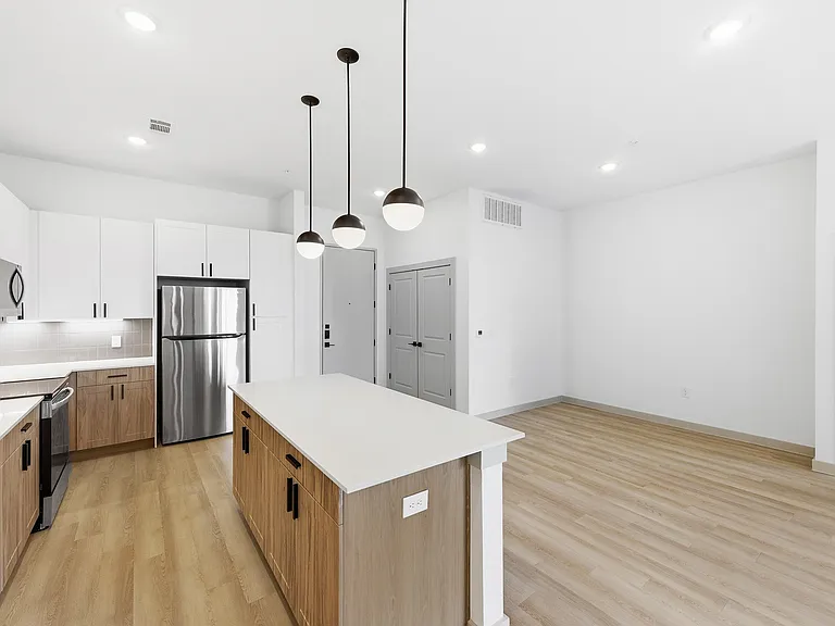 Kitchen & Dining Area