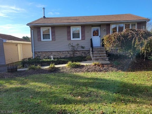 2nd image of 113 Barry Dr N