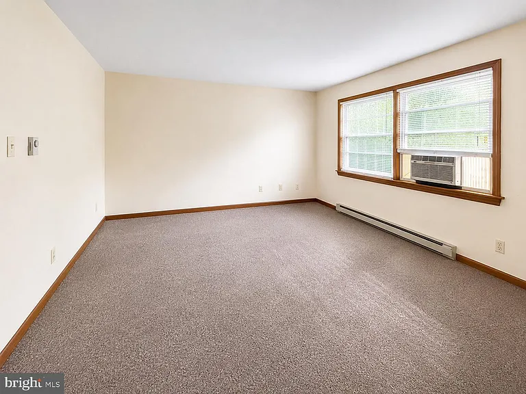 403 Market Ave — Photo 3