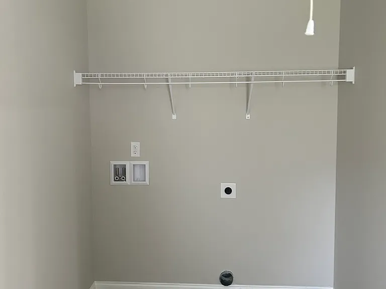 302 Warrenfells St #B — Photo 6