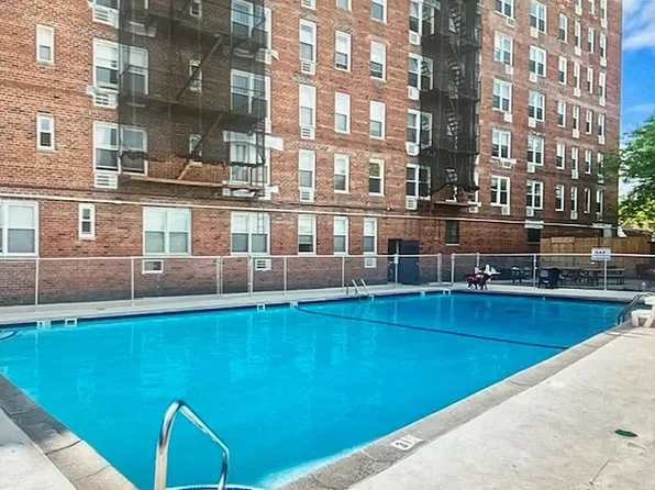 4601 39th Ave APT 608, Long Island City, NY 11104