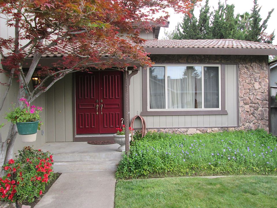 1st image of 1206 Sleepy Hollow Way