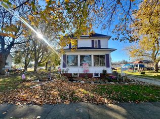 938 E Pells St, Paxton, IL 60957