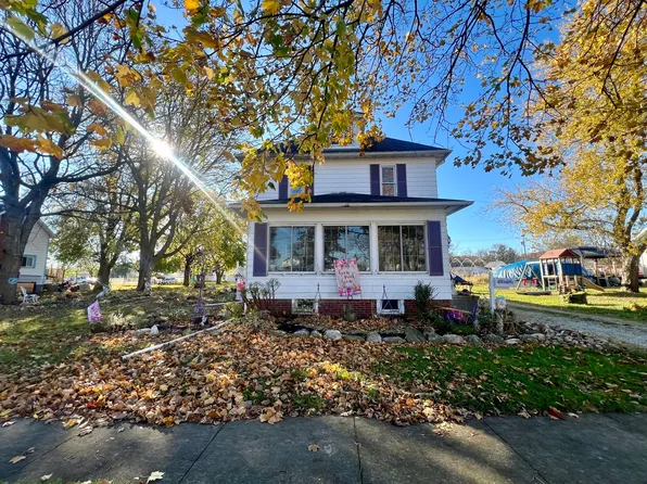 938 E Pells St, Paxton, IL 60957
