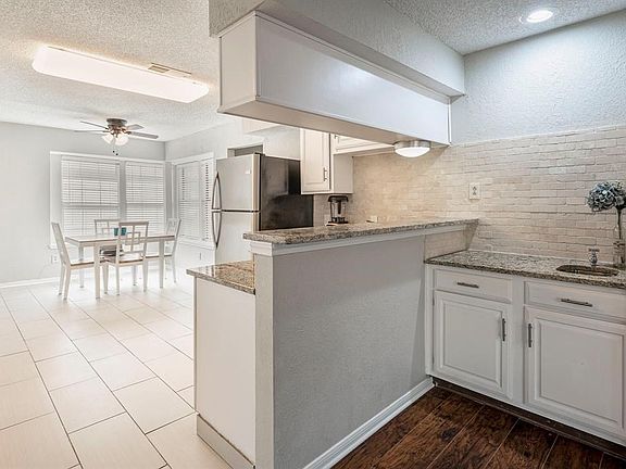 2nd image of 510 Country View Ln