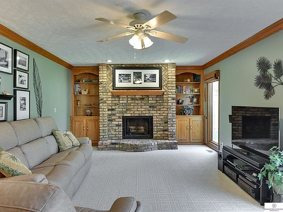 4th image of 642 N 147th Ave