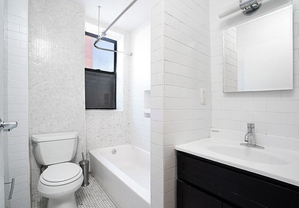 1st image of 17 W 125th St #4C