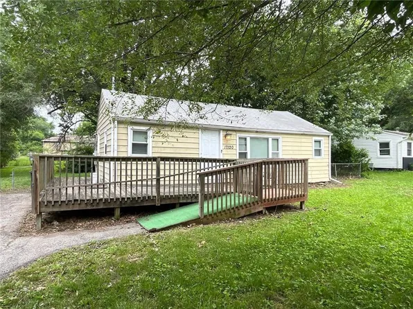 17120 Chula Vista Dr, Belton, MO 64012