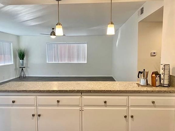 3rd image of 636 Fairview Ave #8