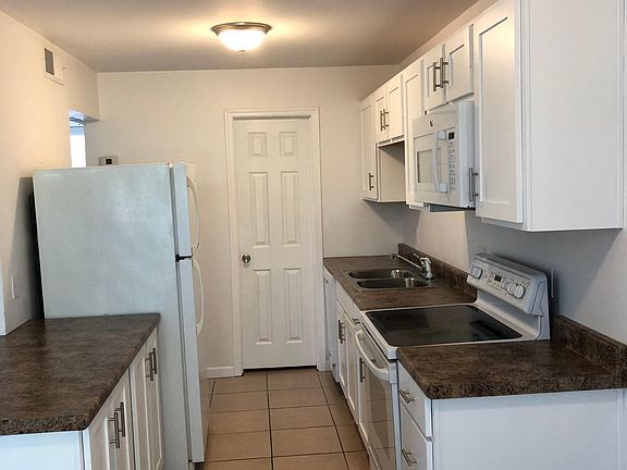 4th image of 1010 E Maryland Ave APT 7