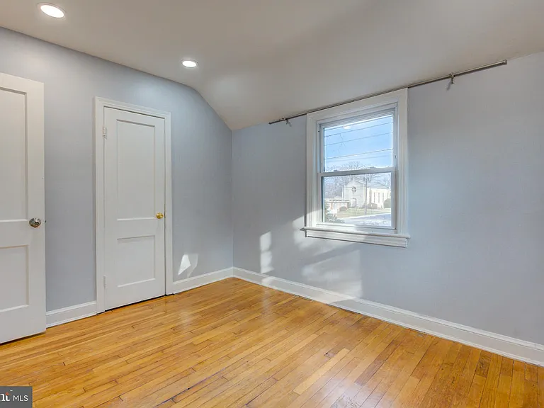 6916 New Hampshire Ave — Photo 38