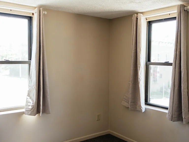 105 E 3rd St #3 — Photo 21