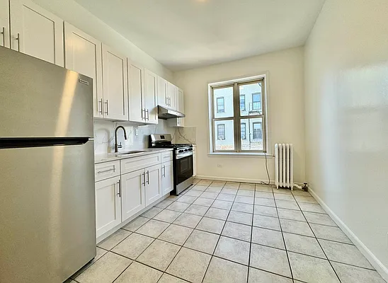 Rented by Astoria Realty | media 4