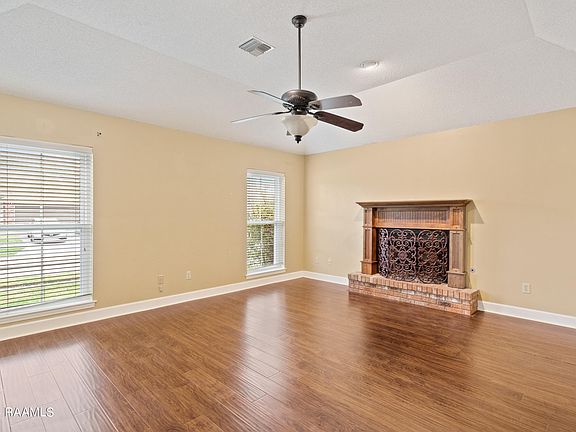 4th image of 206 Greenwich Pl